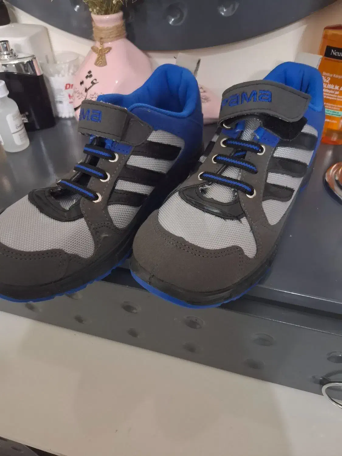 کفش|کیف، کفش، کمربند|مشهد, هدایت|دیوار