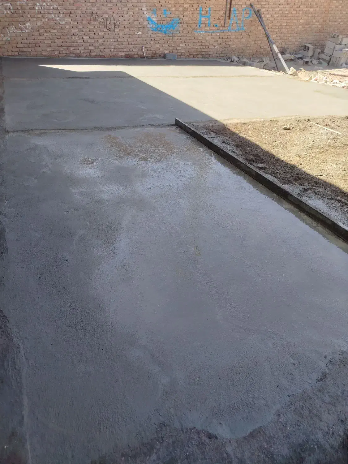 اوستا بناهمه کاره بلوک چینی شیب بند|خدمات پیشه و مهارت|کرمان, |دیوار