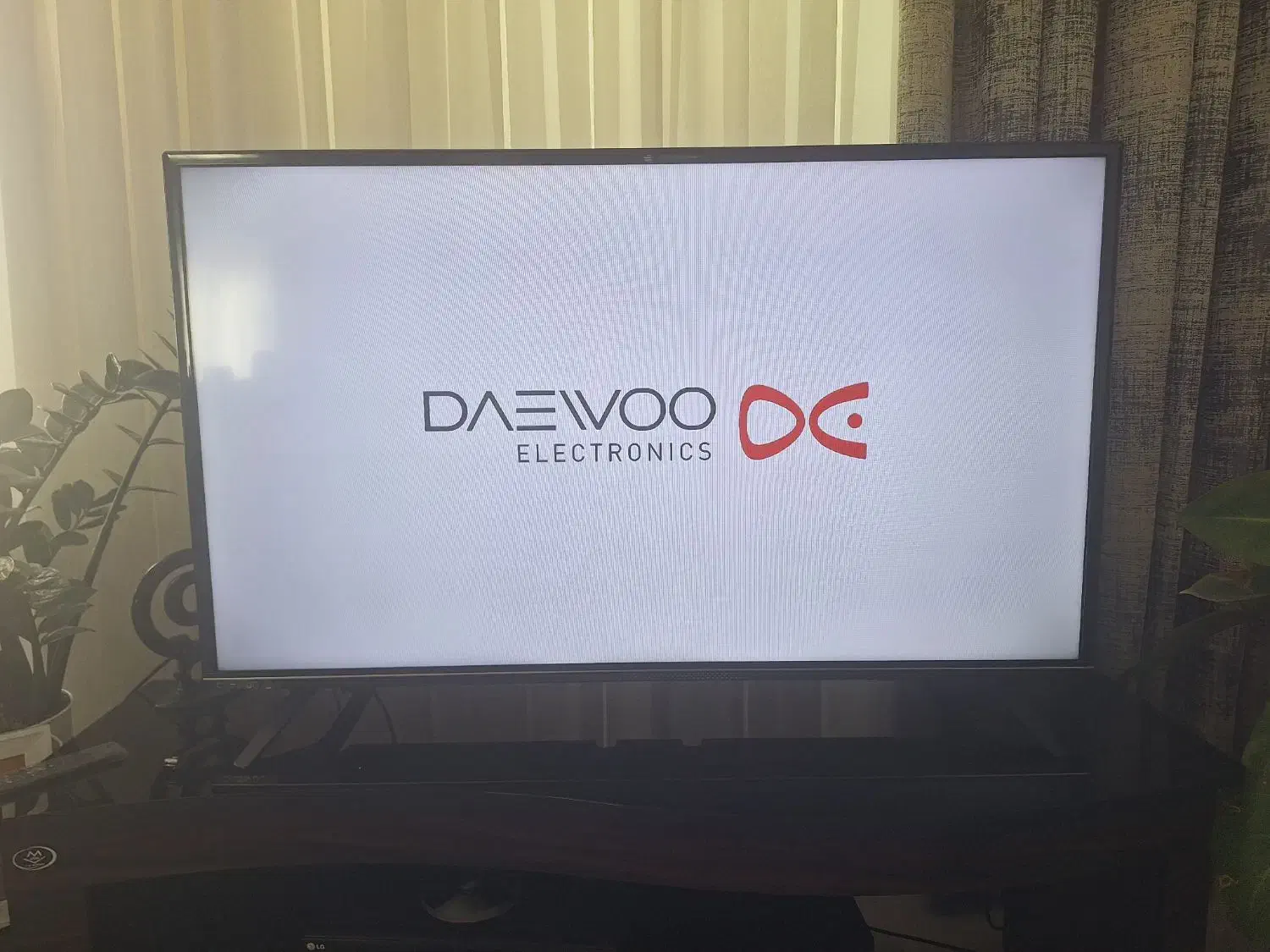 ال ای دی ۵۰ اینچ دوو|تلویزیون و پروژکتور|محلات, |دیوار