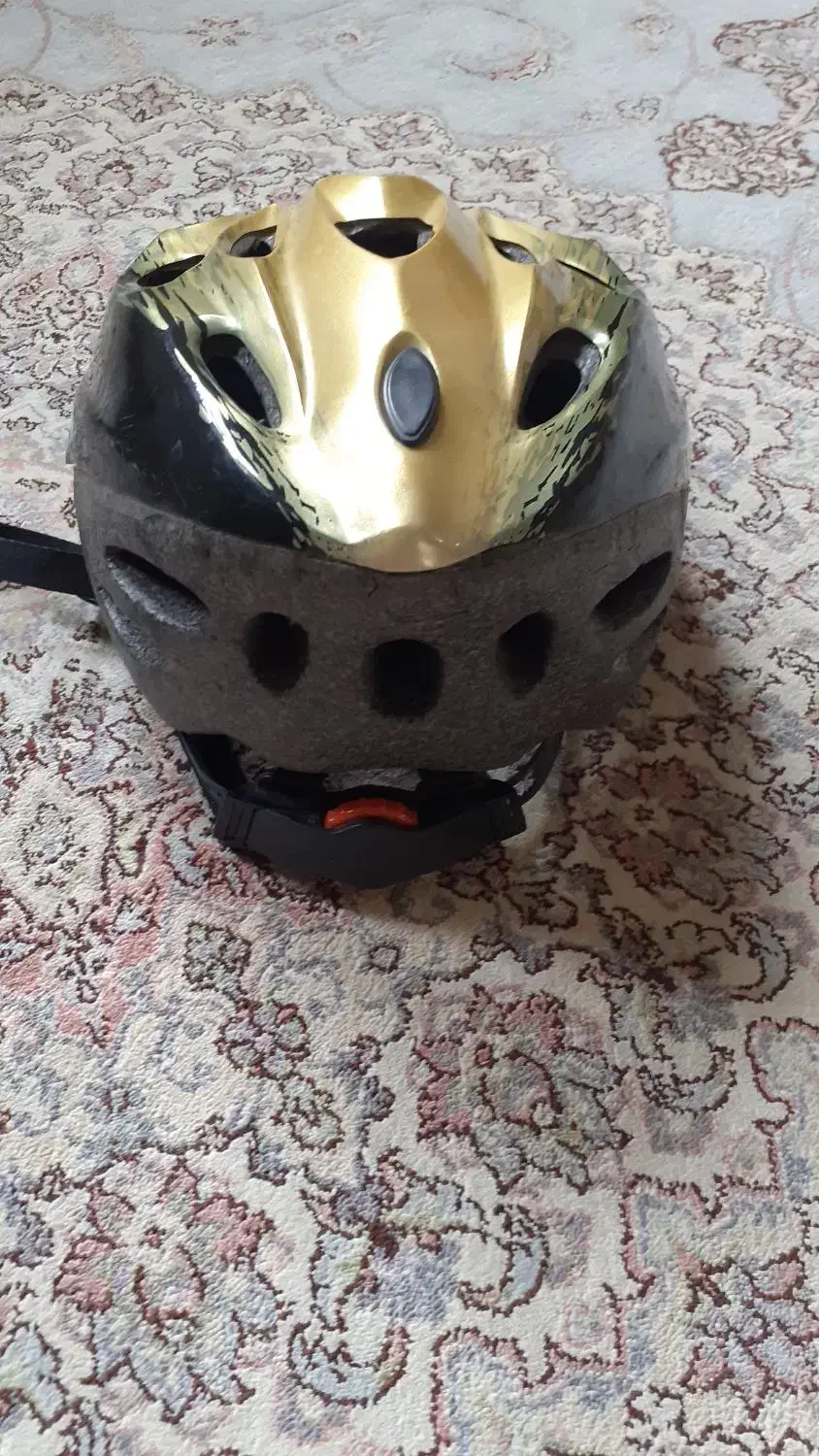 کلاه دوچرخه و اسکیت|دوچرخه، اسکیت، اسکوتر|پرند, فاز ۲|دیوار