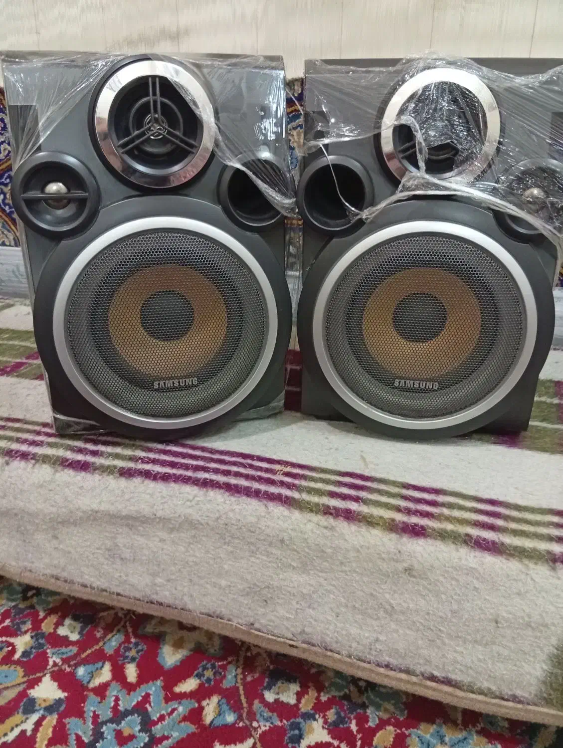 بلنگو|سیستم صوتی خانگی|پیر بکران, |دیوار