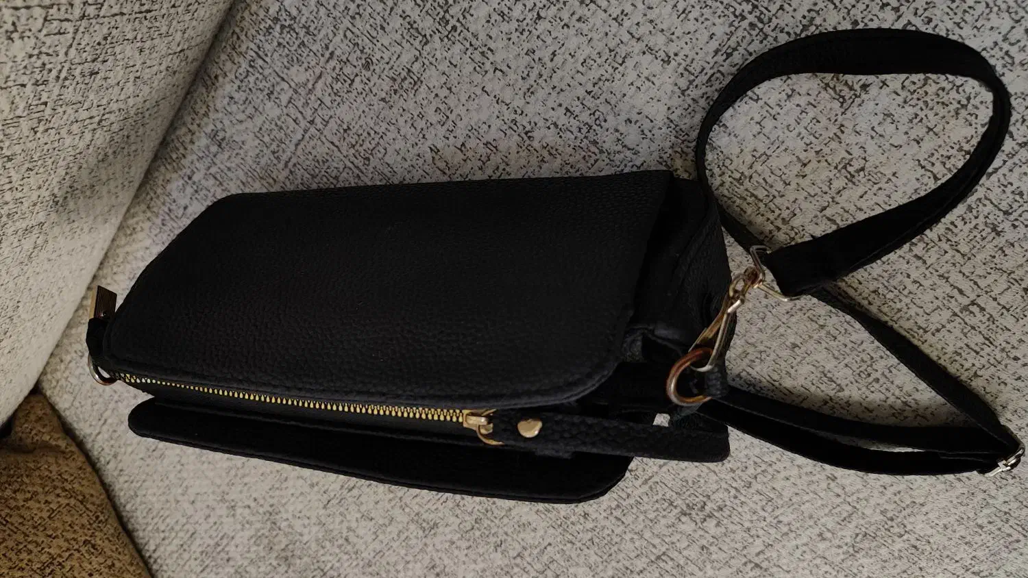 کیف سالم و شیک رنگ کرم و مشکی|کیف، کفش، کمربند|ری, ظهیرآباد|دیوار