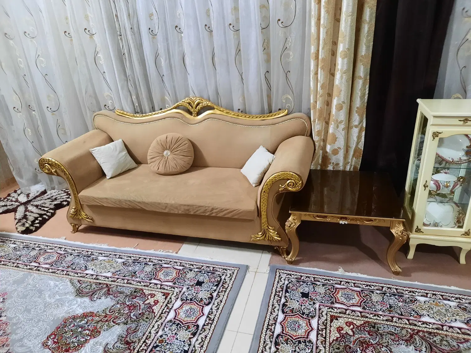مبل|مبلمان خانگی و میز عسلی|قنوات, |دیوار