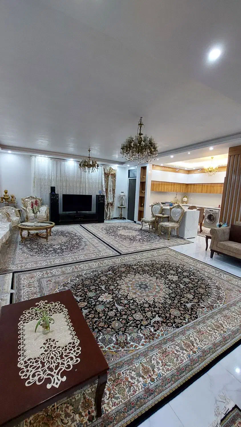 فروش دو طبقه و پیلوت 3 طرف نور / دانش|فروش خانه و ویلا|قروه, |دیوار