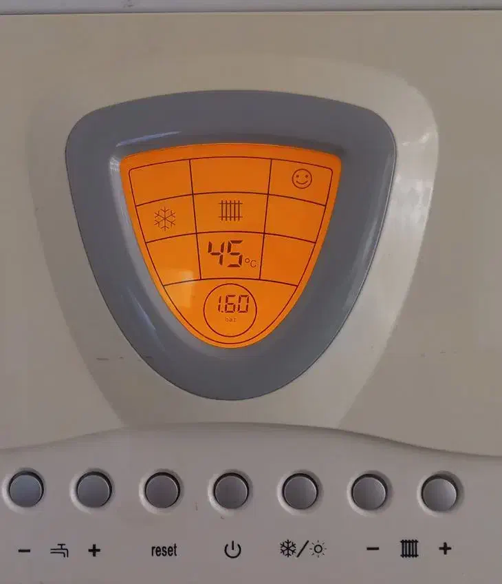 پکیج ایساتیس|آبگرمکن، پکیج، شوفاژ|کاشان, عربها|دیوار