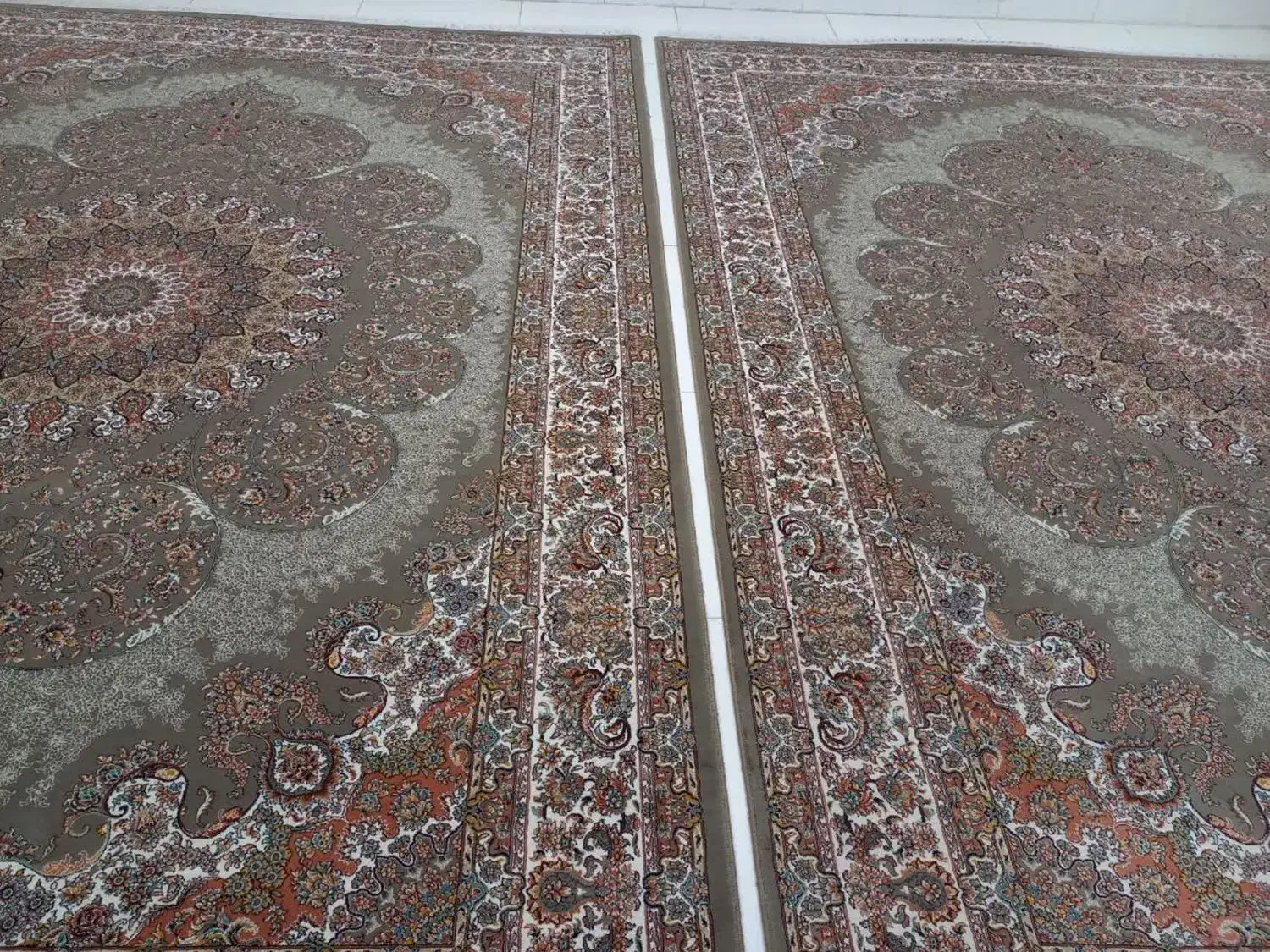 جفت فرش ۹متری ۷۰۰شانه ۲۵۵۰تراکم دستباف گونه|فرش|کرج, کمال‌شهر|دیوار