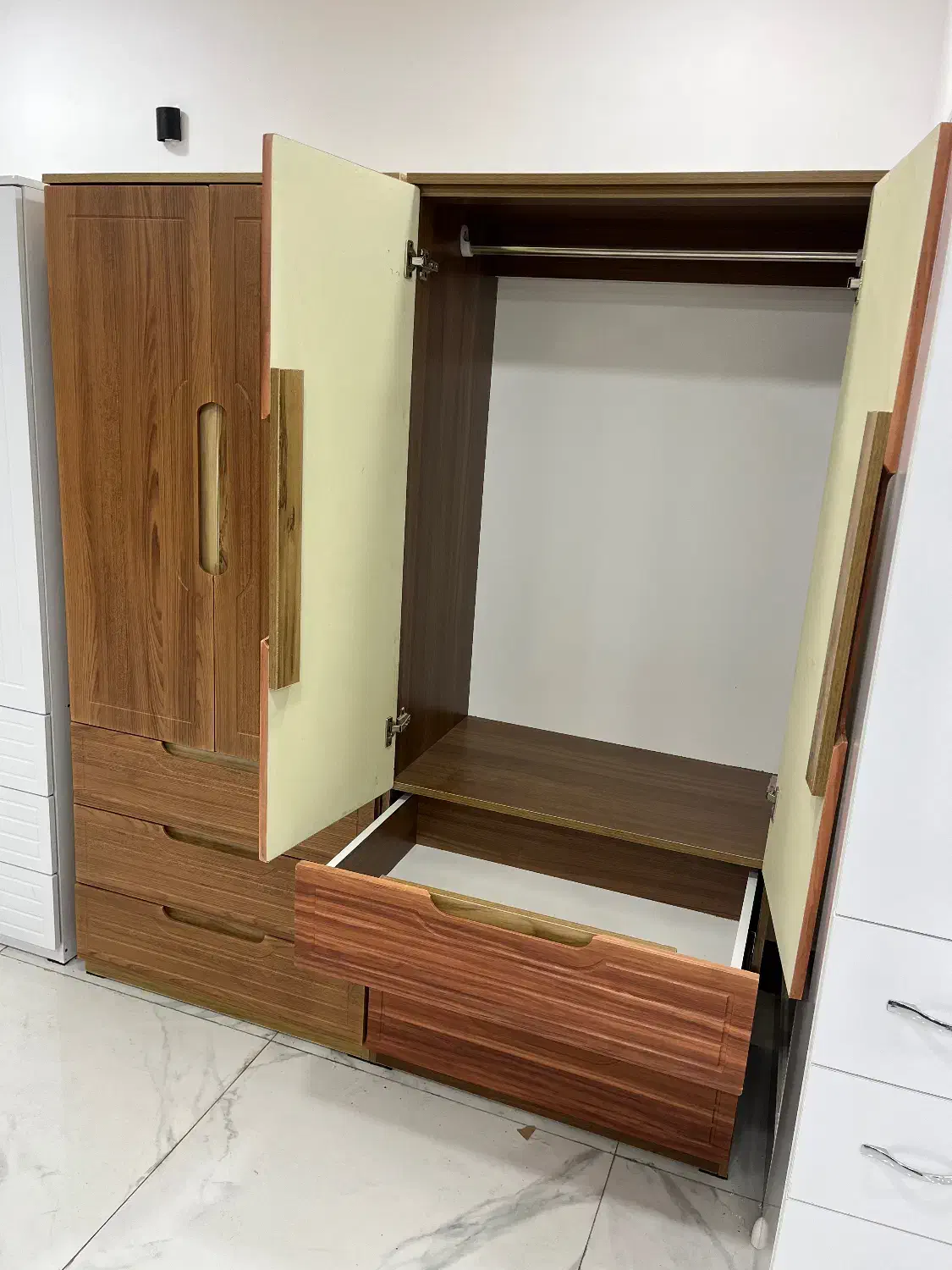 کمدهای ممبران موجود در طرح و رنگ|جاکفشی، کمد، دراور|آمل, |دیوار