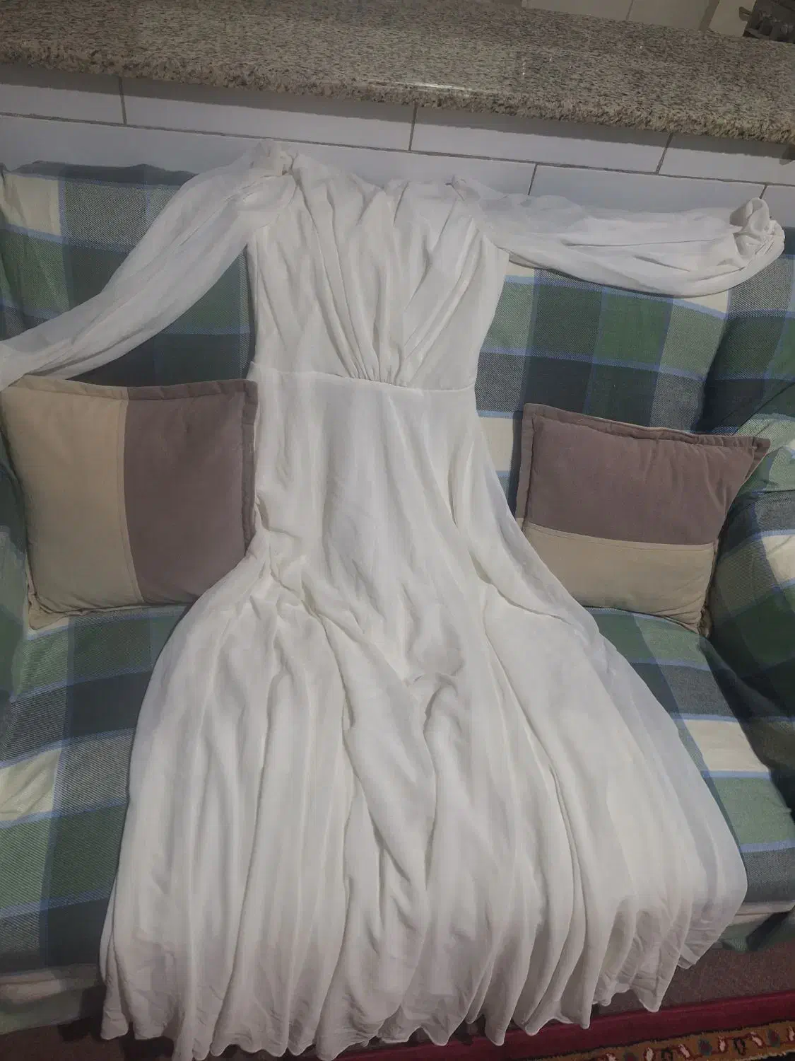 لباس عقد|لباس|اراک, |دیوار