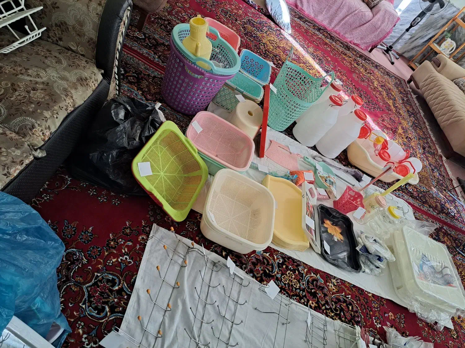 ظرف، لوازم، گلدان|ظروف نگهدارنده، پلاستیکی، یک‌بارمصرف|قوچان, |دیوار