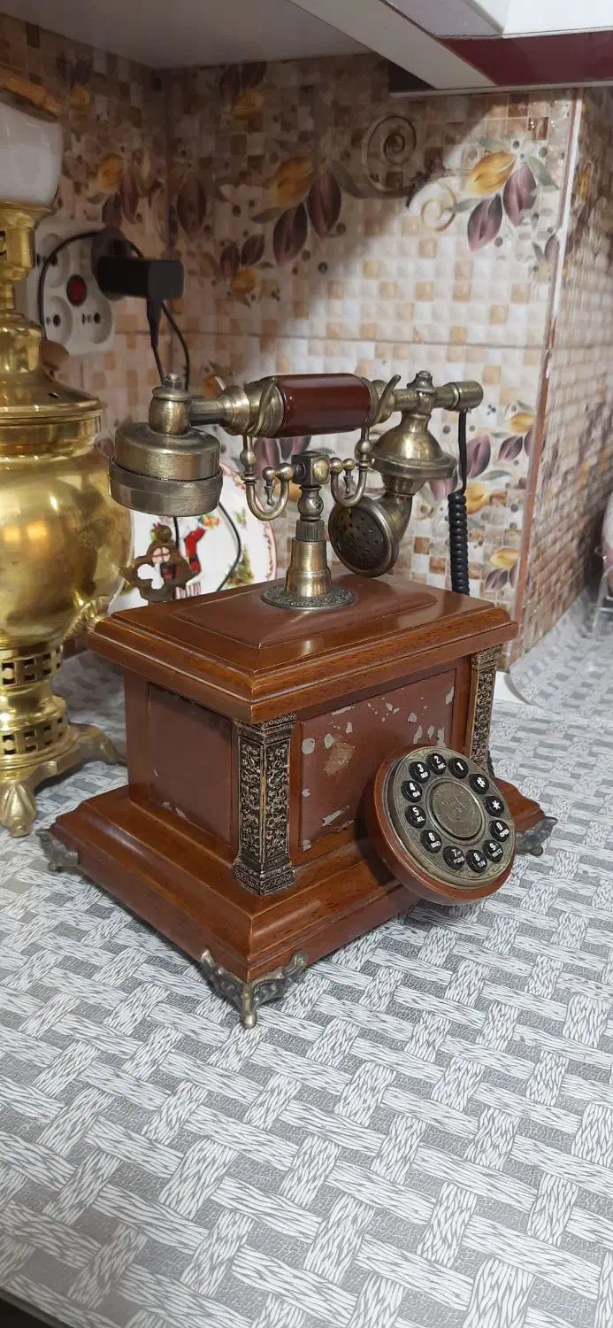 تلفن چوبی قدیمی سالم|تلفن رومیزی|مشکیندشت, |دیوار