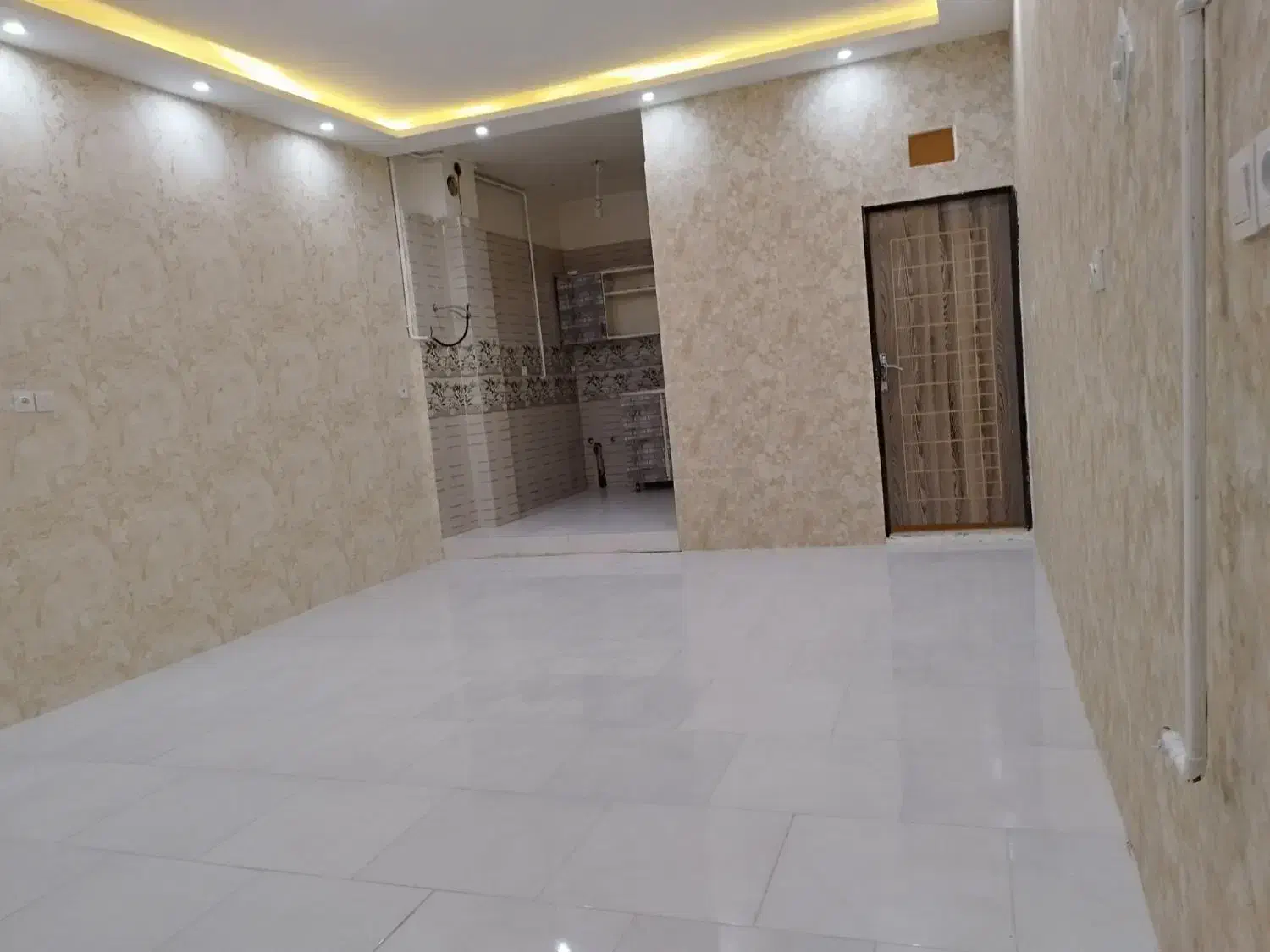 املاک حاتمی فروش آپارتمان با پشت بام|فروش آپارتمان|مشهد, رباط طرق|دیوار