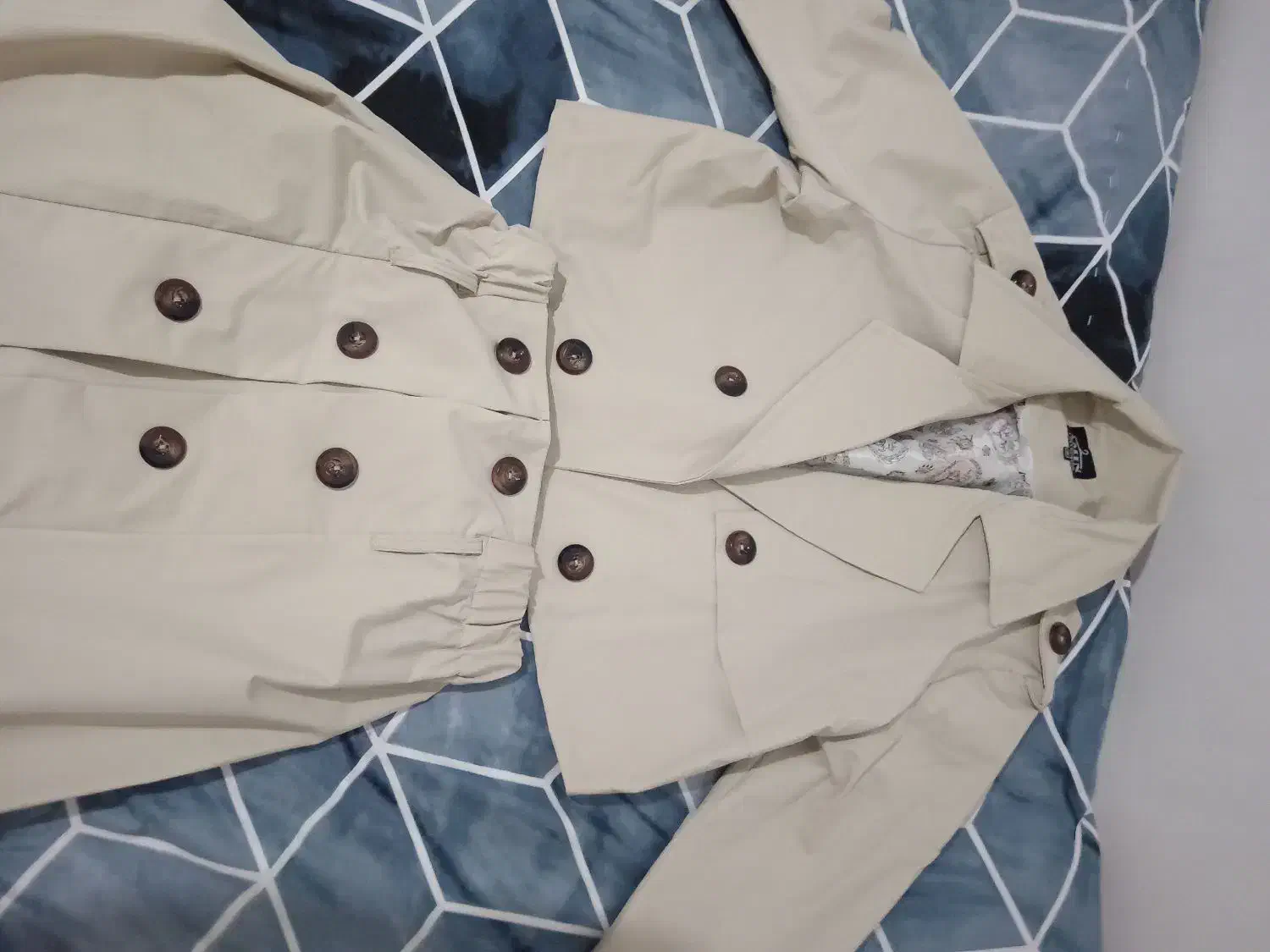 کت ودامن بارونی|لباس|چناران, |دیوار