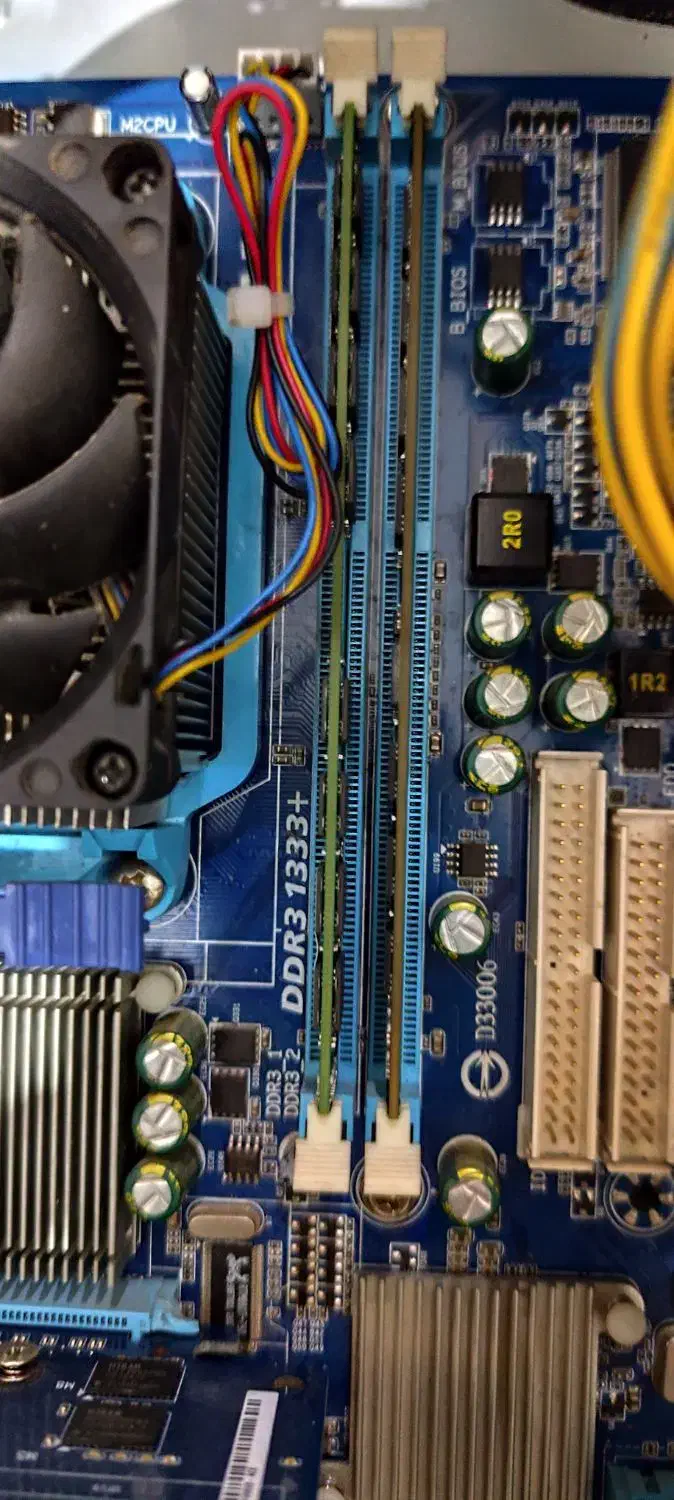 کامپیوتر ddr3 گرافیک یک هارد یک ترا رام 4|رایانه رومیزی|تهران, مولوی|دیوار