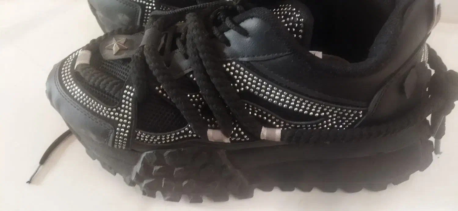 کفش|کیف، کفش، کمربند|کرمان, |دیوار