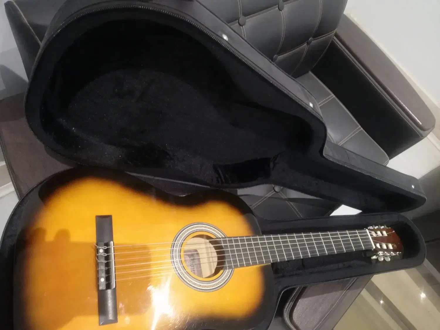 گیتار فانتوم خوش صدا|گیتار، بیس، امپلیفایر|مشهد, جاهد شهر|دیوار