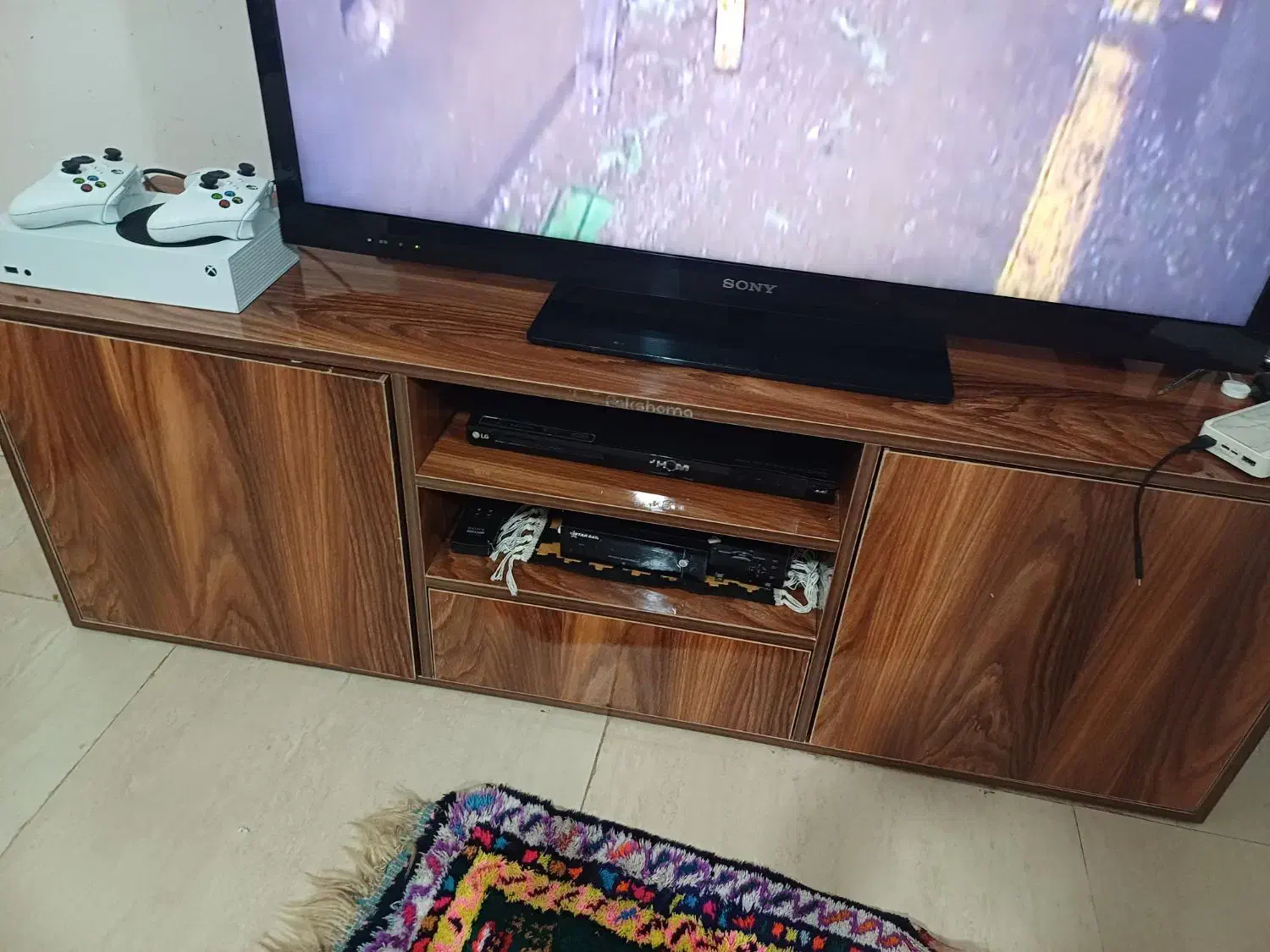 فروش کنسول ومیزتی وی|میز تلویزیون|یاسوج, |دیوار