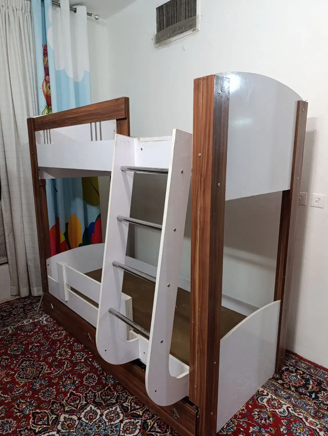 تخت دو طبقه سالم|تخت و صندلی بچه|مشهد, عبادی|دیوار