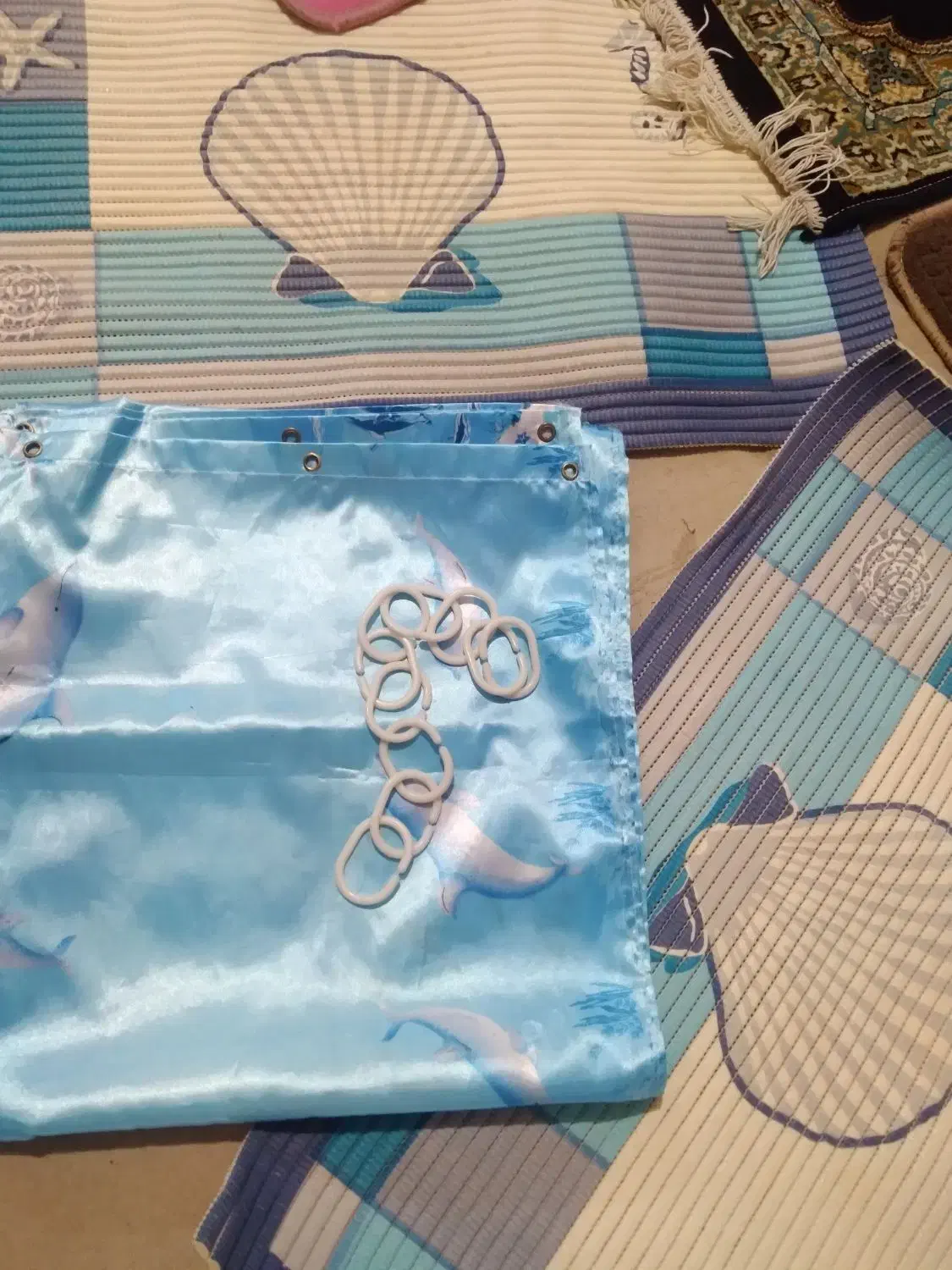 پادری .پرده ی پانچ حمام . قفسه حمام|لوازم حمام|شاهین‌شهر, اقبال لاهوری|دیوار