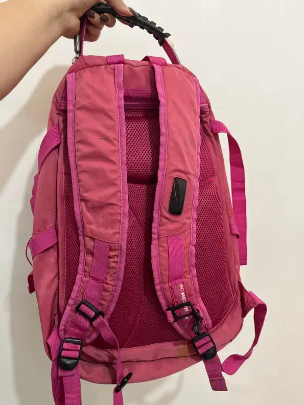 کوله|کیف، کفش، کمربند|رشت, منظریه|دیوار