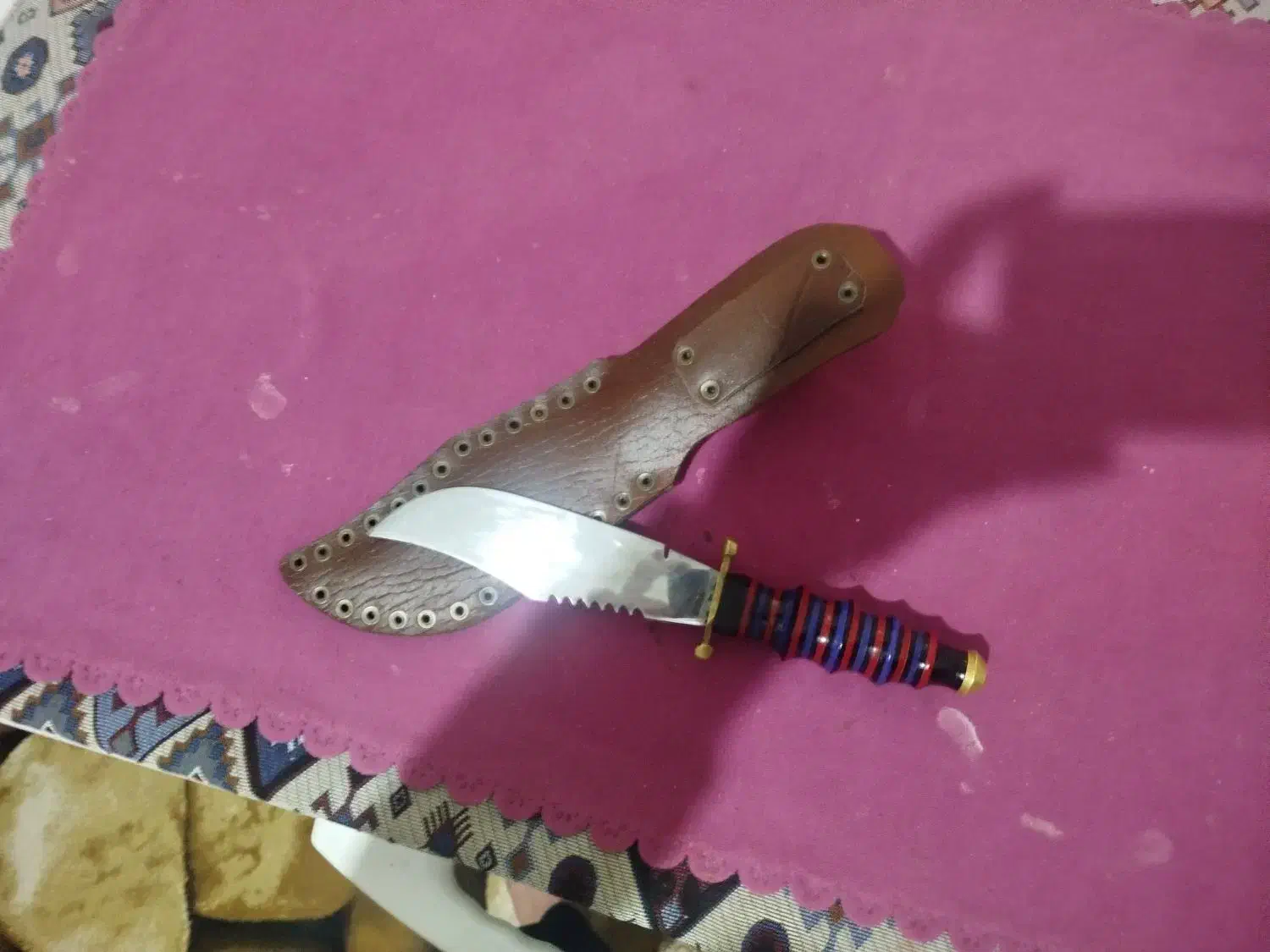 چاقو درحد|کلکسیون اشیاء عتیقه|گنبد کاووس, |دیوار