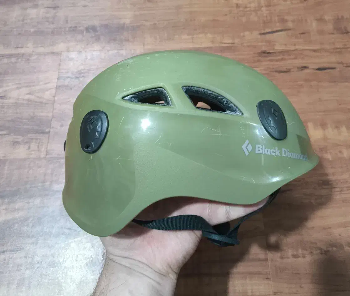 کلاه کاسک برند بلک دیاموند Black Diamond Helmet|کوهنوردی و کمپینگ|تهران, افسریه شمالی|دیوار