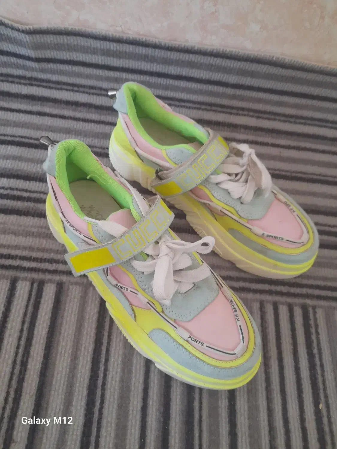 کفش کتونی|کیف، کفش، کمربند|قم, ولیعصر|دیوار