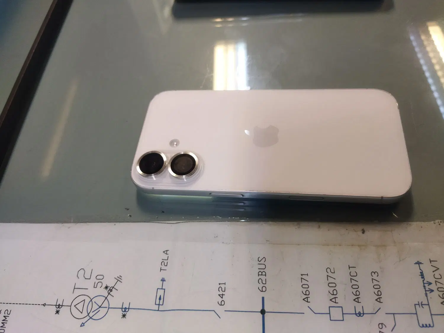 Iphone16 white/ایفون ۱۶|موبایل|اصفهان, خلیل آباد|دیوار