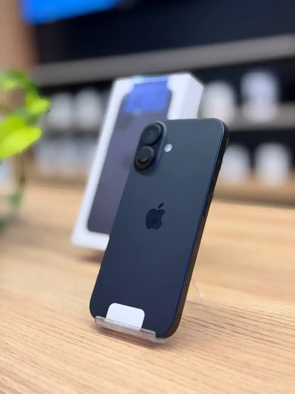 گوشی iphone 16 با حافظه ۱۲۸ مشکی باتری ۱۰۰ درصد|موبایل|مشهد, کوثر|دیوار