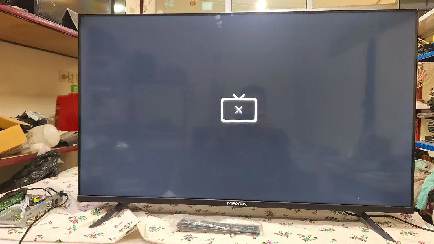 فروش تلویزیون یک ماه کار کرده مکسن|تلویزیون و پروژکتور|دیواندره, |دیوار
