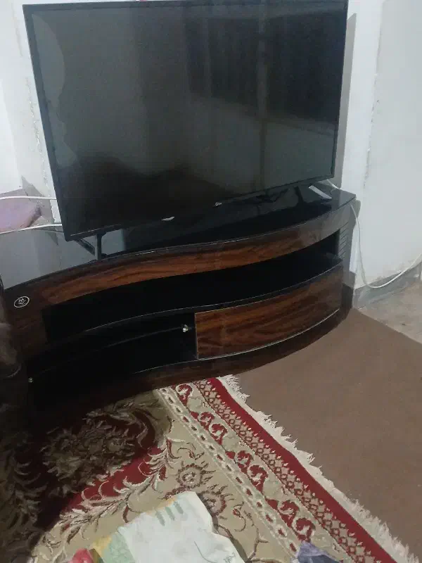 درحدنو|تلویزیون و پروژکتور|راین, |دیوار