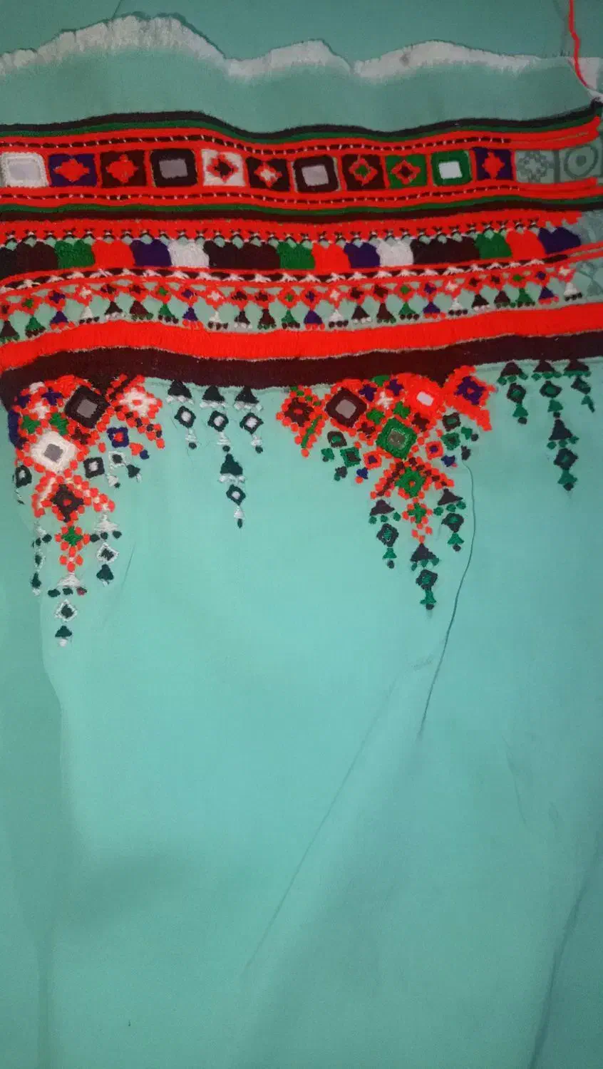 لباس مجلسی محلی|لباس|ایرانشهر, |دیوار