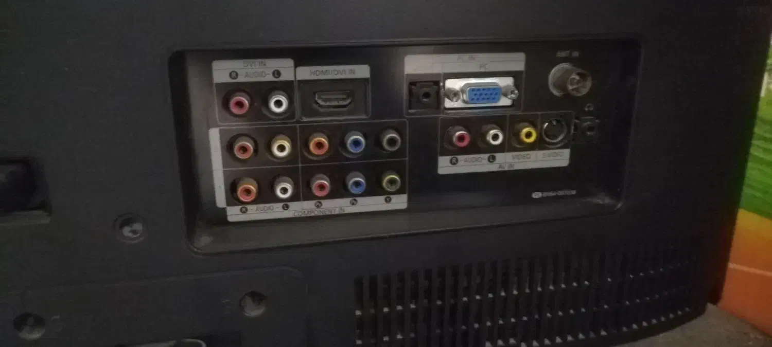 تلوزیون ال سی دی ۲۲اینچ|تلویزیون و پروژکتور|گرگان, |دیوار