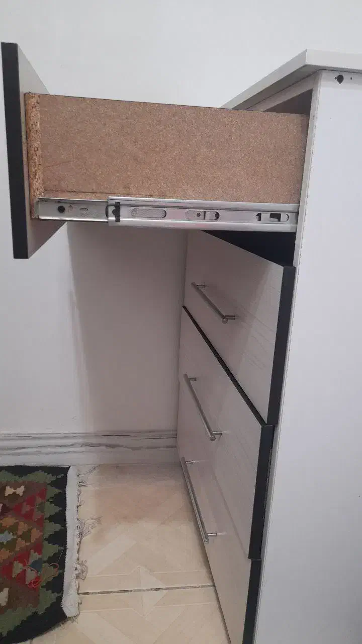 داور ۴ کشو|جاکفشی، کمد، دراور|مشکیندشت, |دیوار