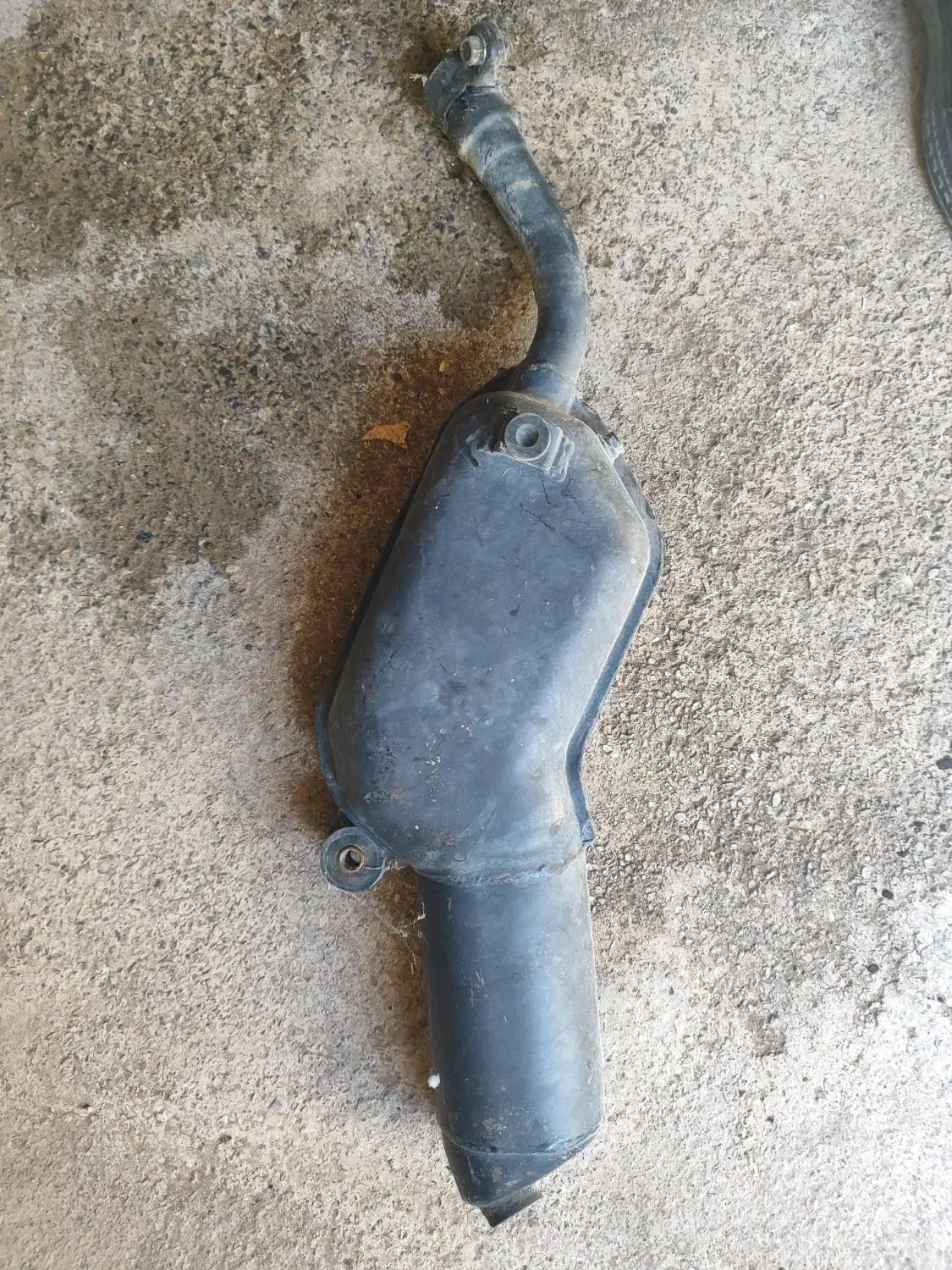 یک عدد اگزوز فابریکی سی ار ام و یک عدد ترک بند|قطعات یدکی و لوازم جانبی|محمدیه-قزوین, |دیوار