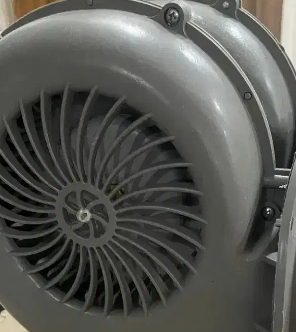 فن هلزونی|پنکه و تصفیه‌کنندهٔ هوا|مشهد, کارمندان دوم|دیوار