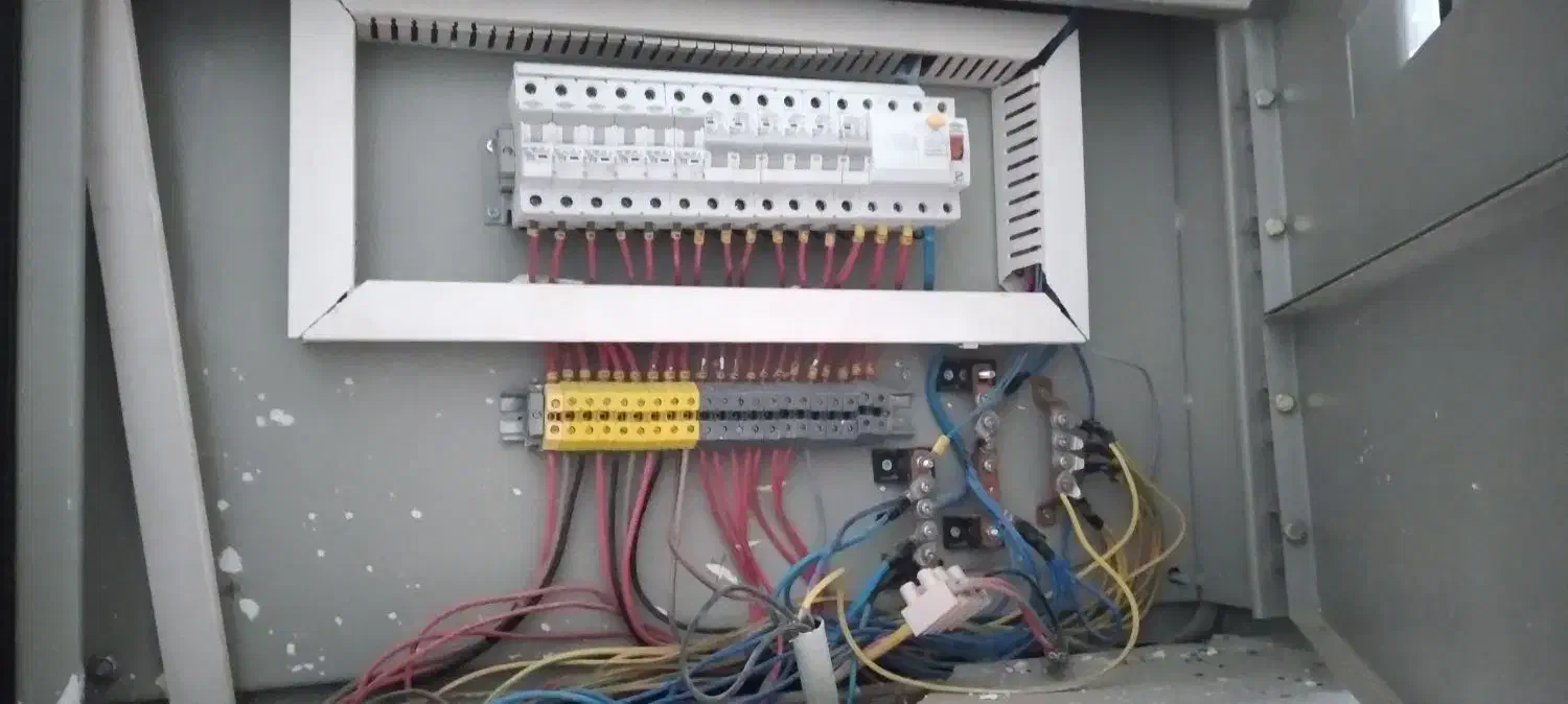 برقکار .برق کار ساختمان آراز در نسیم شهر|خدمات پیشه و مهارت|نسیمشهر, |دیوار