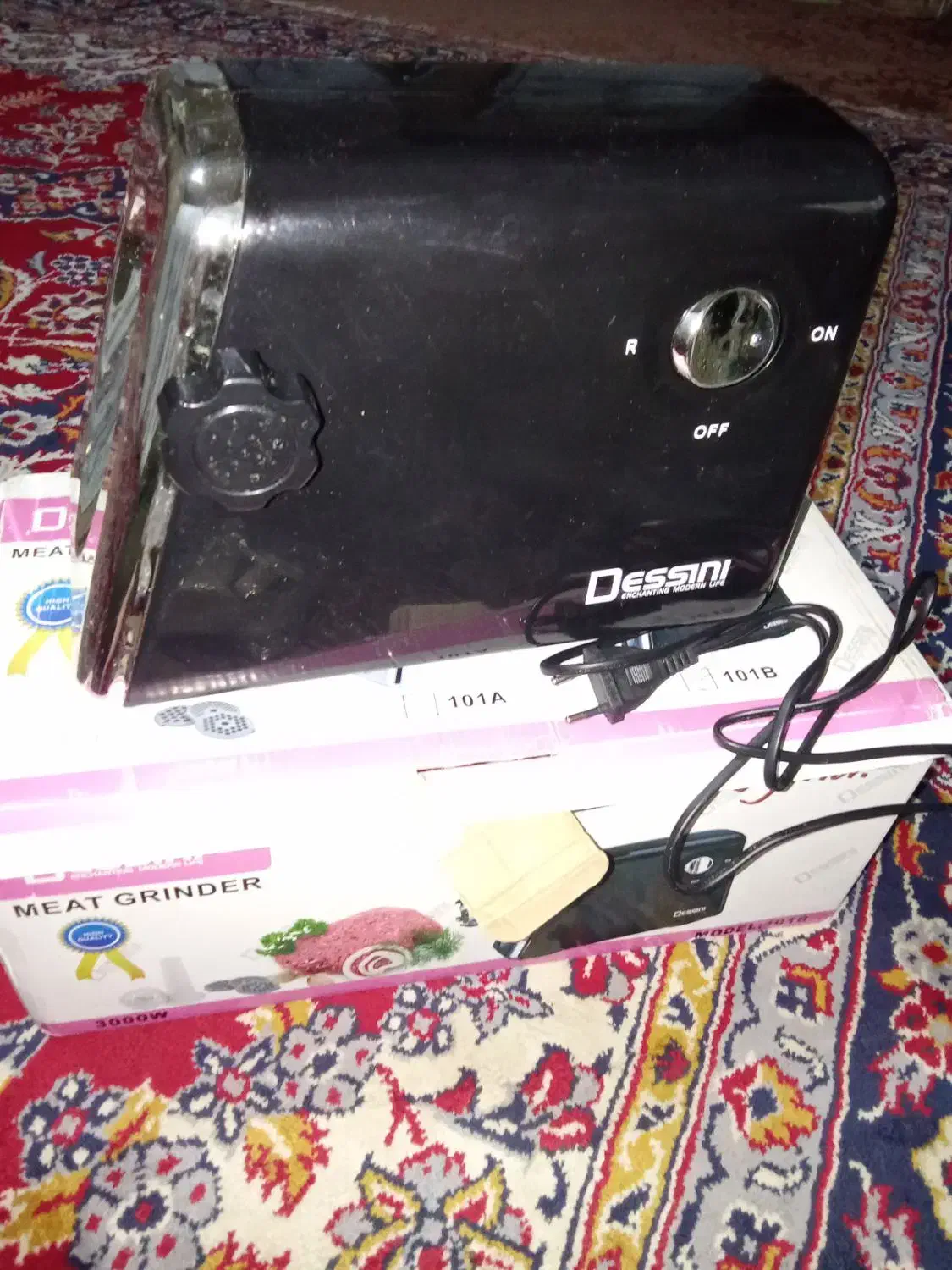 چرخ گوشت کاملا تمیز و نو بدون استفاده|خردکن، آسیاب، غذاساز|تربت جام, میان جام|دیوار