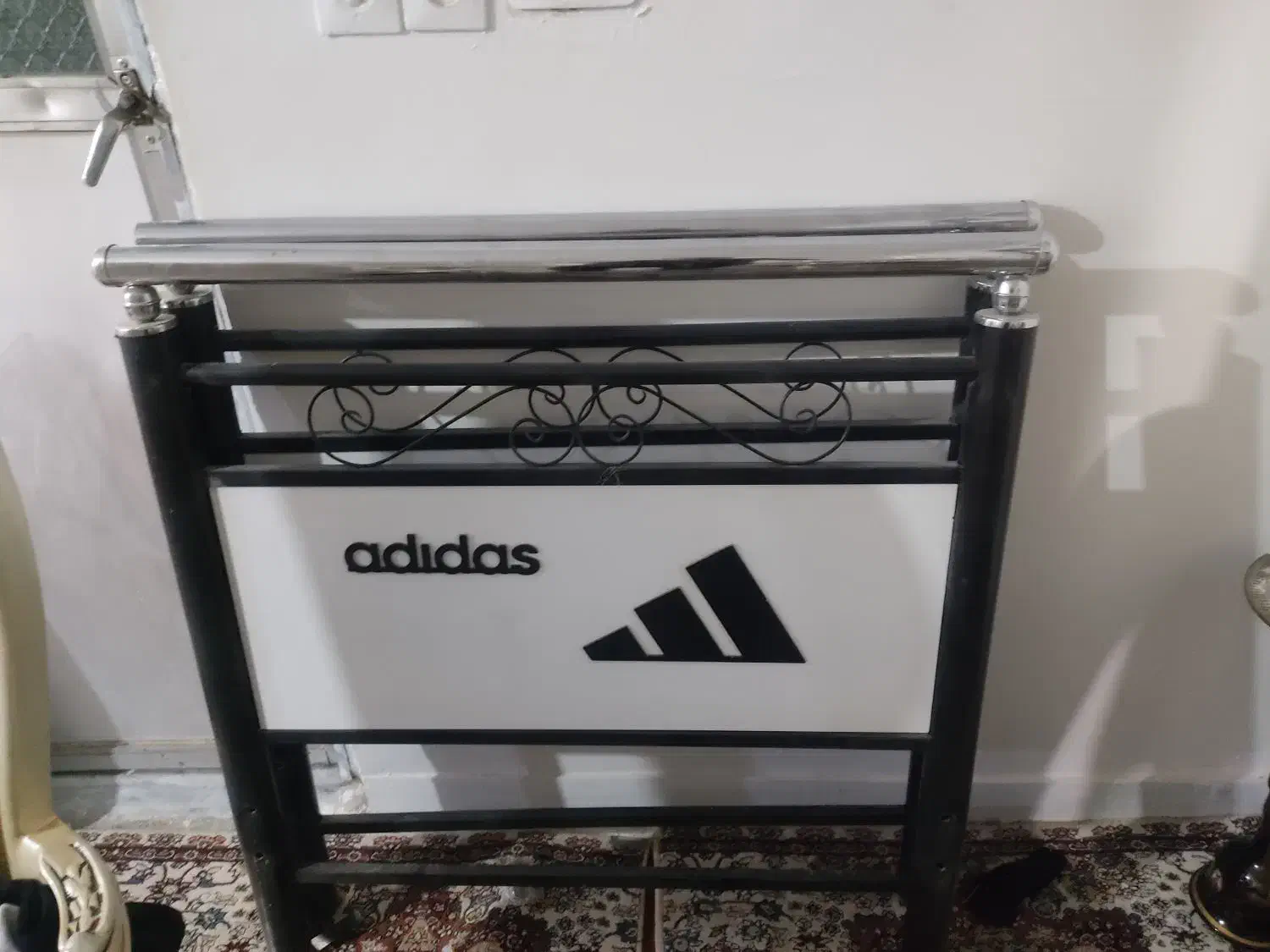 یک جفت تخت فلزی در حد آک|تخت و سرویس خواب|کرمانشاه, |دیوار