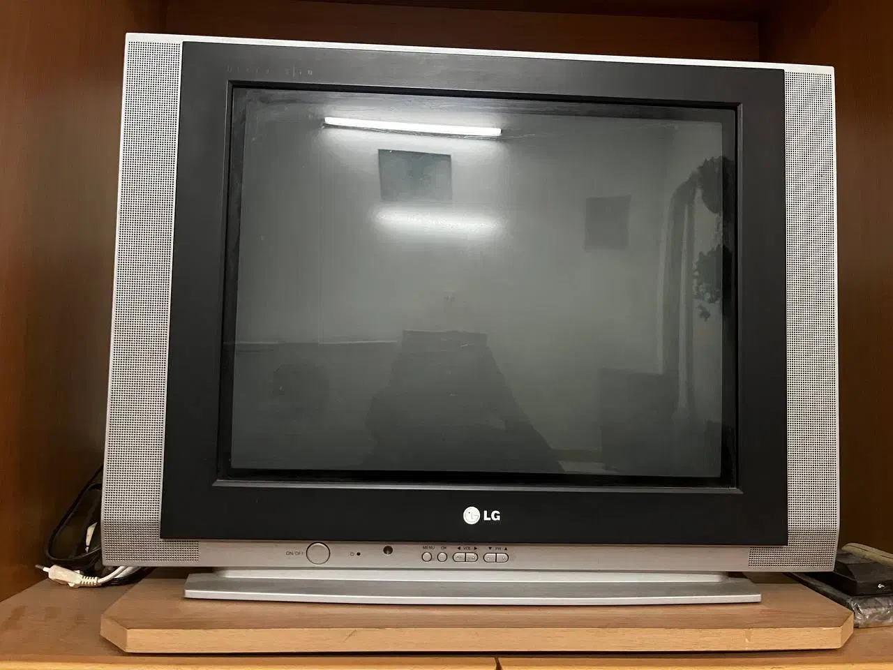 تلویزیون LG تمیز و سالم|تلویزیون و پروژکتور|امیرکلا, |دیوار