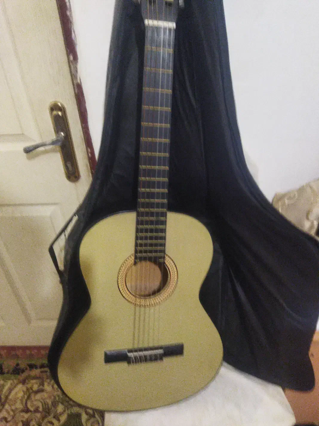 گیتار دایمند با کیفیت بدون خط و کیف و کتاب آموزشی|گیتار، بیس، امپلیفایر|خوی, |دیوار