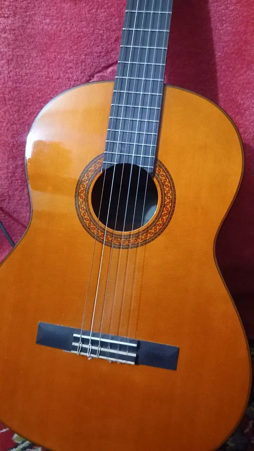 گیتار یاماها c70|گیتار، بیس، امپلیفایر|آران و بیدگل, |دیوار