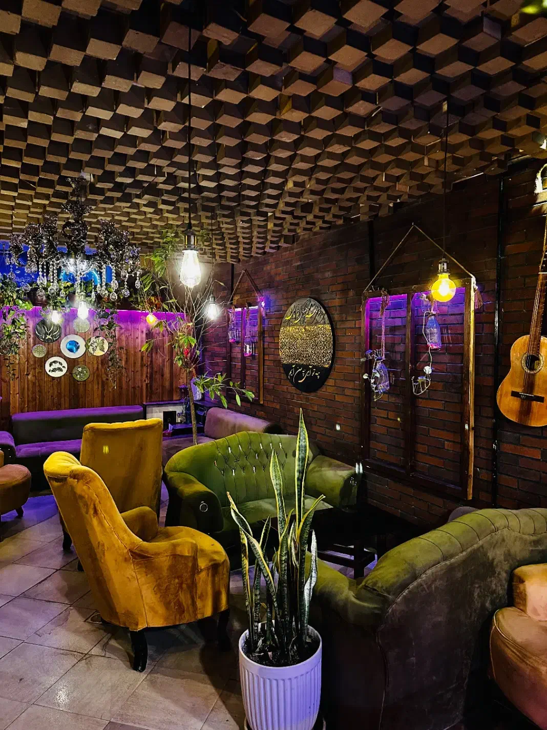 کمکباریستا(نیروی خانم)شیفت عصر|استخدام خدمات فروشگاه و رستوران|یزد, |دیوار