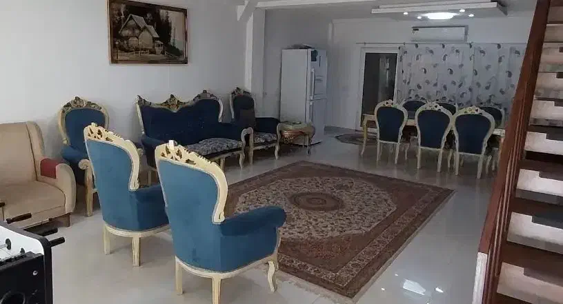 مبل دو سری. ناهار خوری . صندلی . ایینه و شمعدان|مبلمان خانگی و میز عسلی|فریدون‌کنار, |دیوار