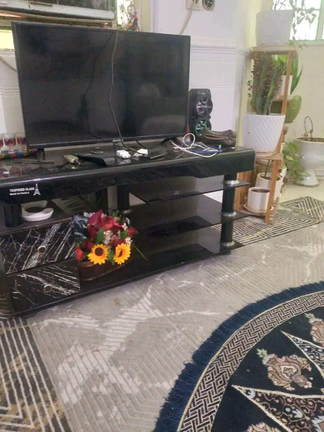 میز تلوزیون شیشه ای شیک و تمیز ۲ ملیون|میز تلویزیون|بندر کنگان, |دیوار