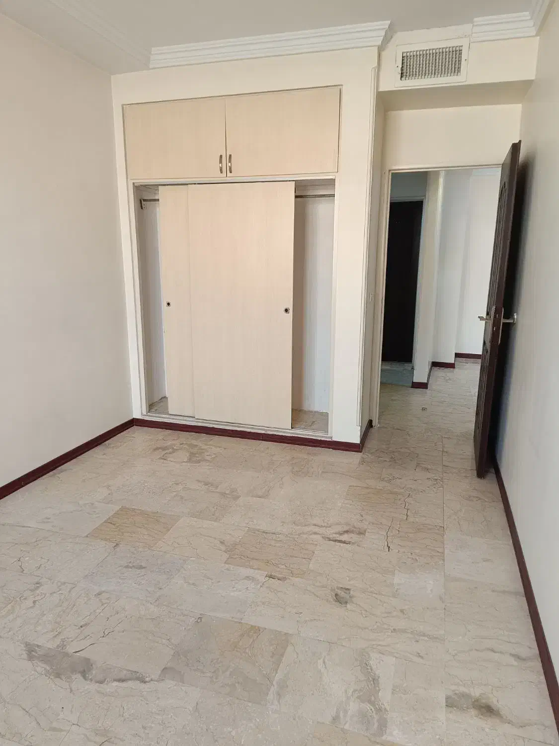 135متر 3 خواب تک واحدی سعادت آباد