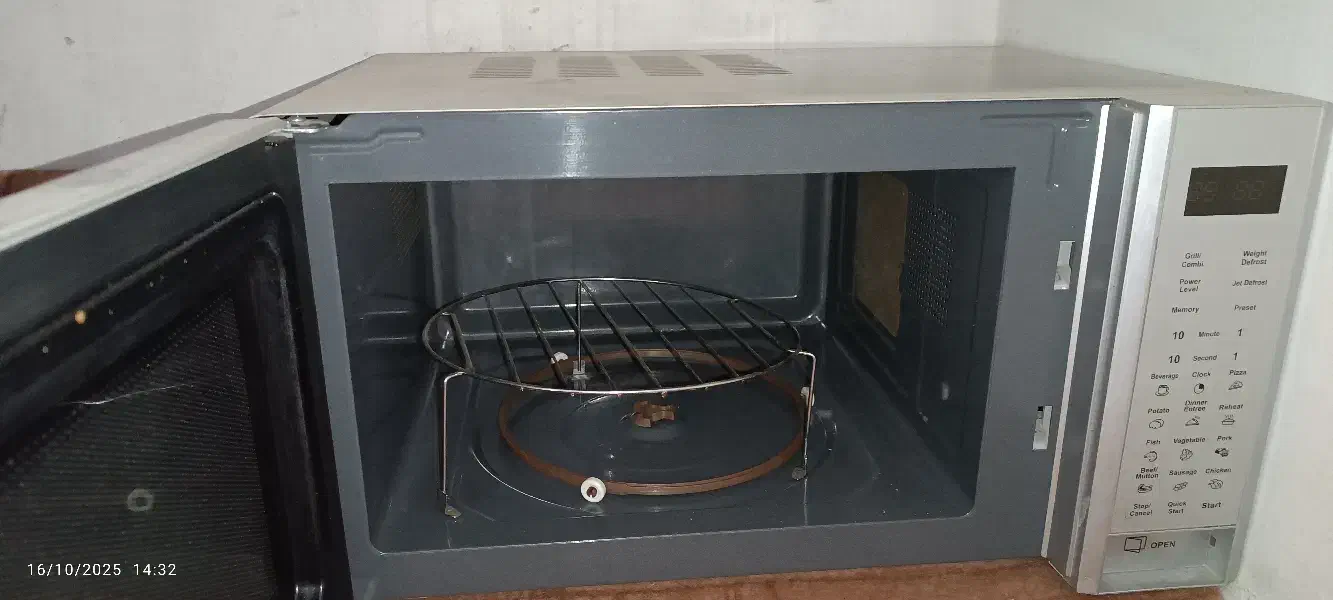 مایکروفر کومتای گریل دار ۶۰ لیتری|اجاق گاز و لوازم برقی پختوپز|پاکدشت, پاکدشت (مامازند)|دیوار