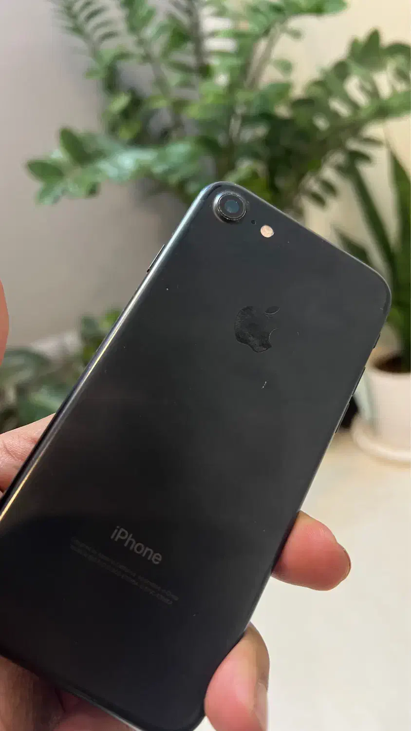 ایفون ۷ مشکی ۱۲۸ گیگ سالم به شرط|موبایل|اصفهان, کوی شهید کشوری|دیوار