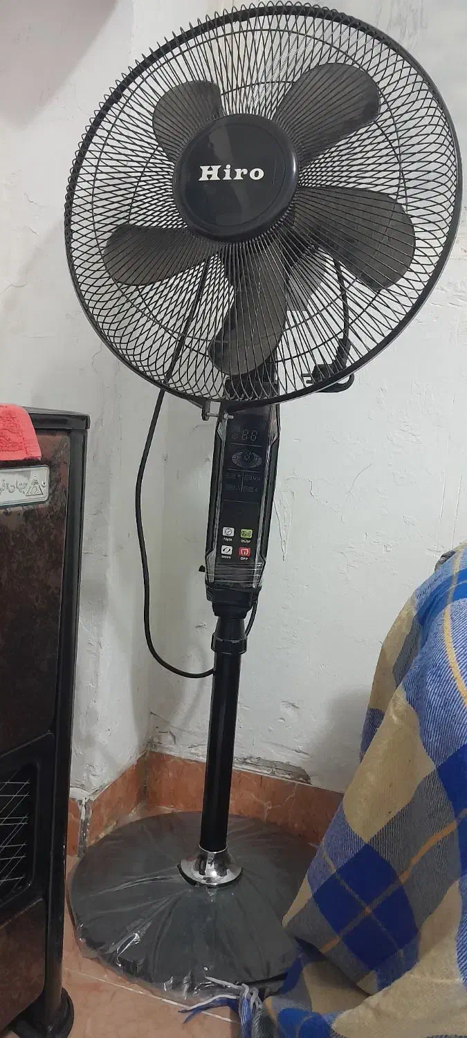 پنکه پایه بلند|پنکه و تصفیه‌کنندهٔ هوا|رشت, کوی امام رضا|دیوار