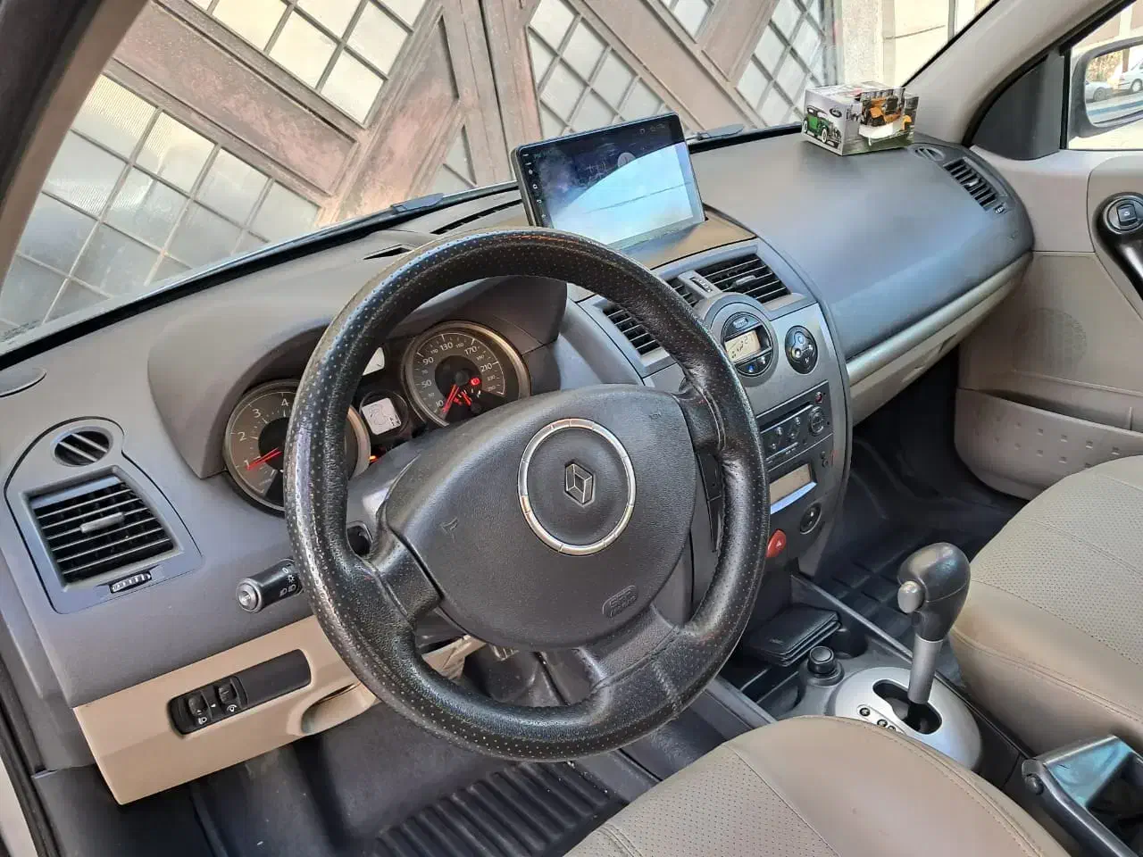 مگان|خودرو سواری و وانت|اصفهان, باغ زرشک|دیوار