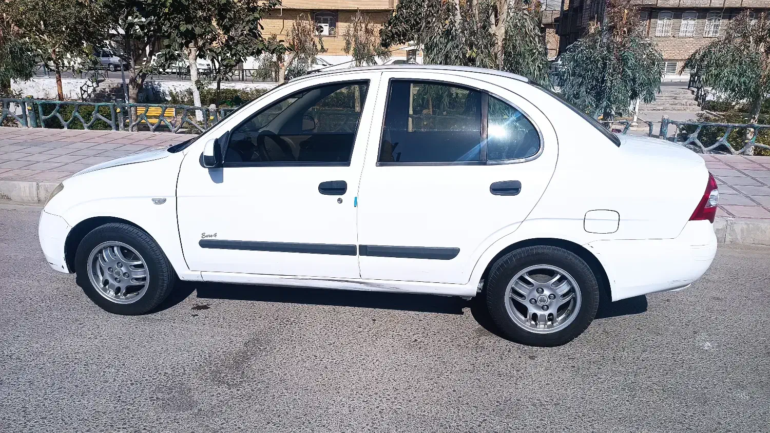 تیبا 93 سفارشی، آینه و شیشه ها برقی|خودرو سواری و وانت|قم, محمد آباد|دیوار